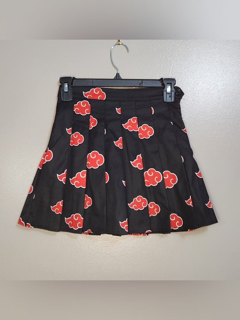 Teddybear Fan Club Black Pleated Mini Skirt with Red Cloud Print Size XS